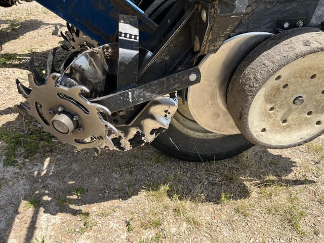 Image of Kinze 3200 equipment image 4