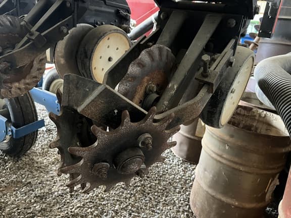 Image of Kinze 3500 equipment image 2