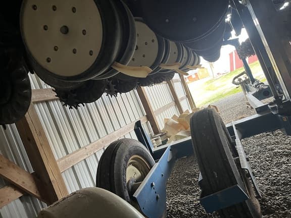 Image of Kinze 3500 equipment image 4