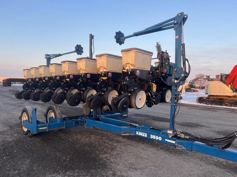 2004 Kinze 3500 Equipment Image0
