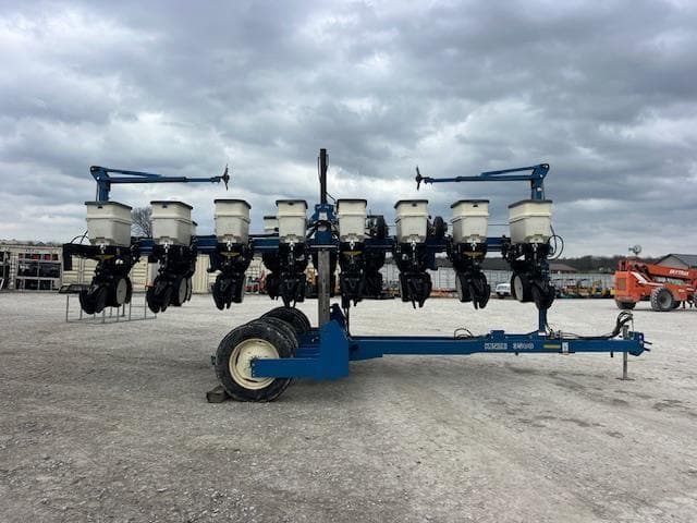 Image of Kinze 3500 equipment image 1