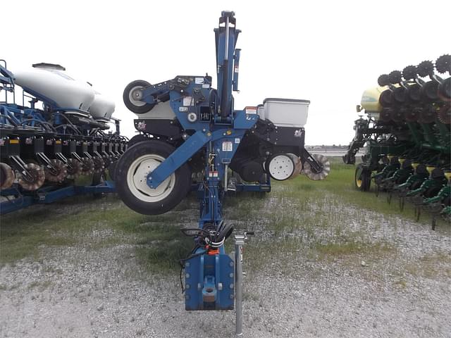 Image of Kinze 3600 equipment image 1