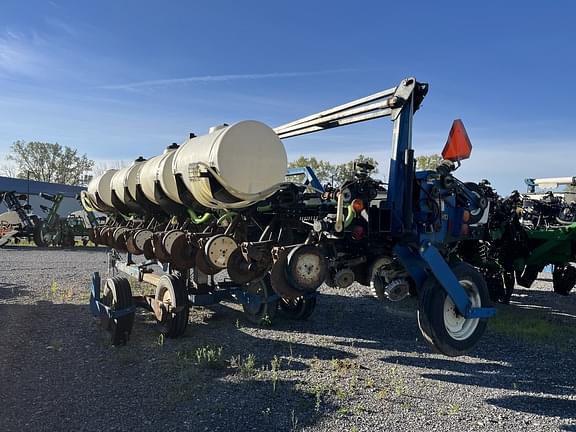 Image of Kinze 3600 equipment image 4