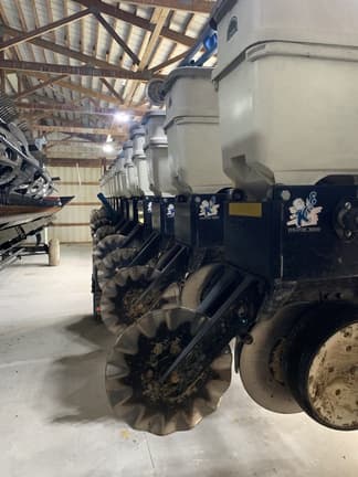 Image of Kinze 3650 equipment image 3