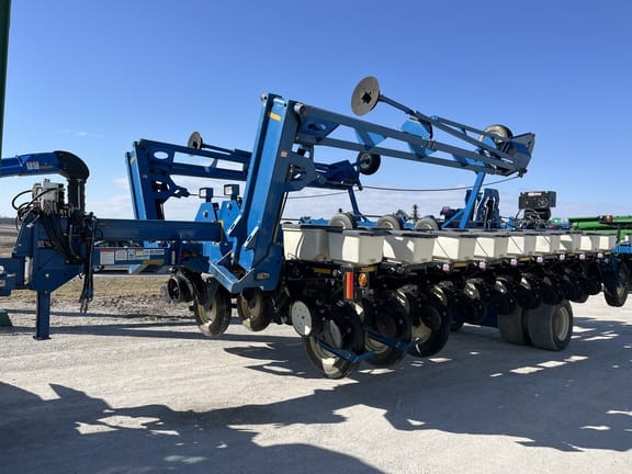 Main image Kinze 3800