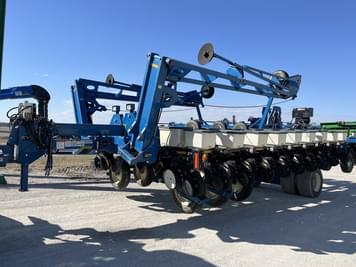 Main image Kinze 3800