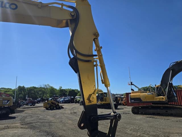 Image of Kobelco SK70SR-1E equipment image 4