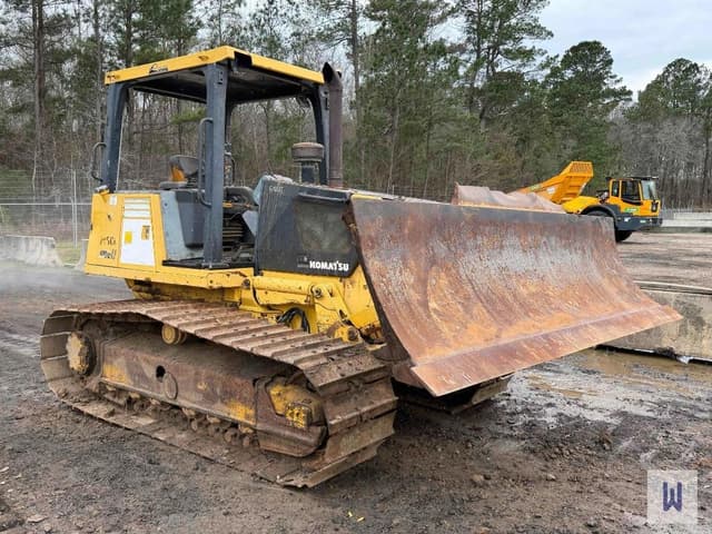 Image of Komatsu D39PX-21A equipment image 2