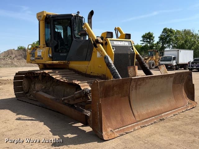 Image of Komatsu D65PX-15 equipment image 2