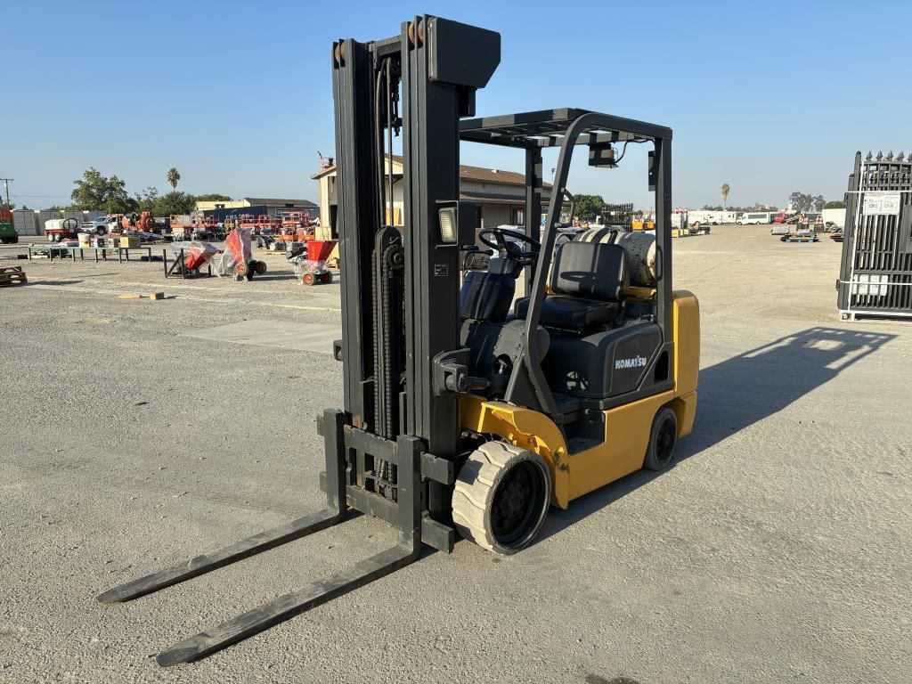 2004 Komatsu FG30SHT-14 Equipment Image0