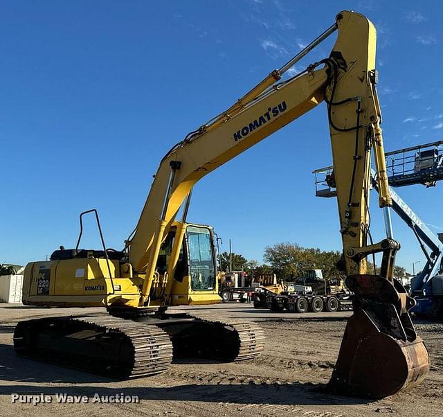 Image of Komatsu PC220LC equipment image 2