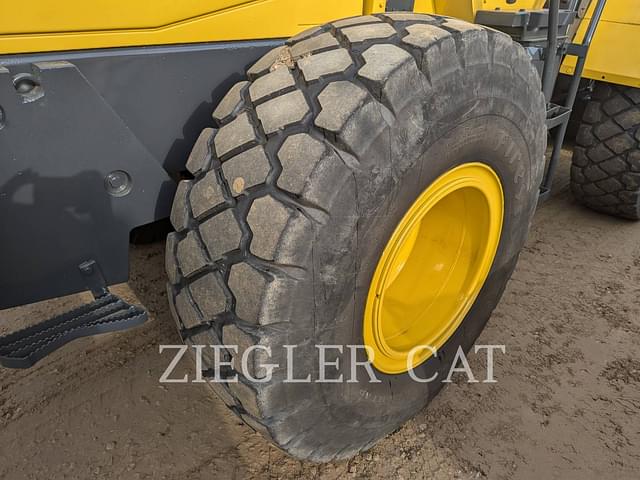 Image of Komatsu WA250 equipment image 4