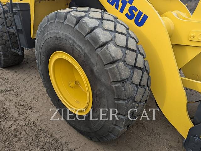 Image of Komatsu WA250 equipment image 3