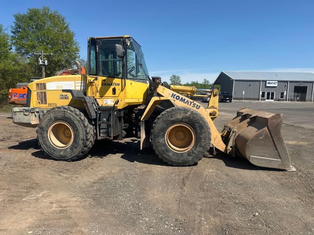 Image of Komatsu WA250 equipment image 1