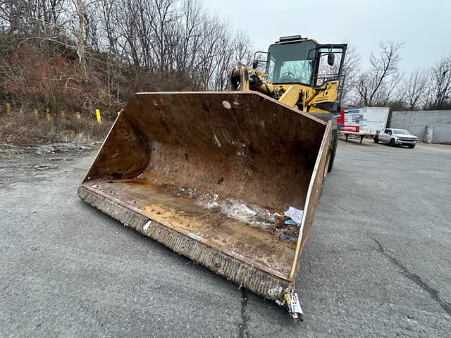 Image of Komatsu WA500-3 equipment image 3