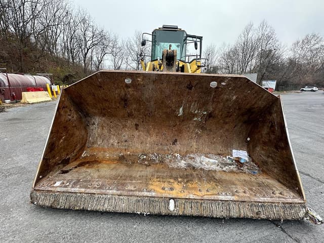 Image of Komatsu WA500-3 equipment image 4