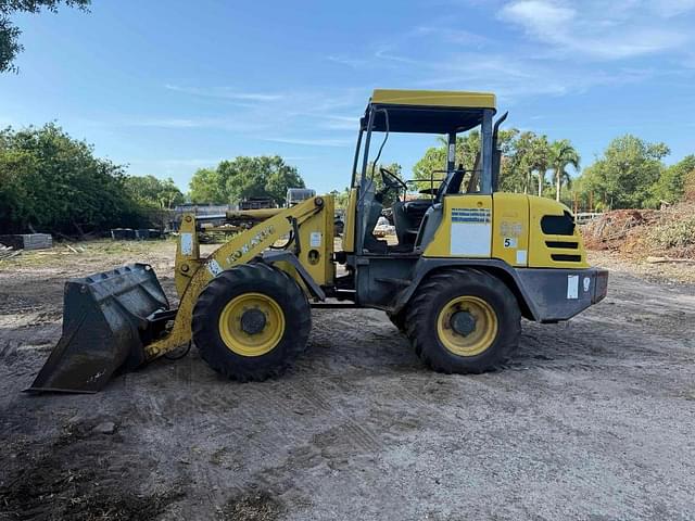 Image of Komatsu WA75-3 equipment image 1