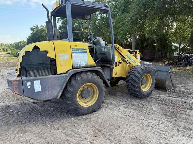 Image of Komatsu WA75-3 equipment image 4