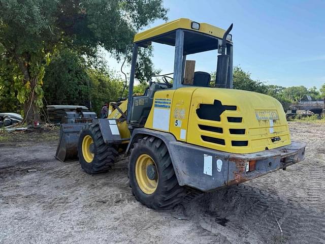 Image of Komatsu WA75-3 equipment image 2