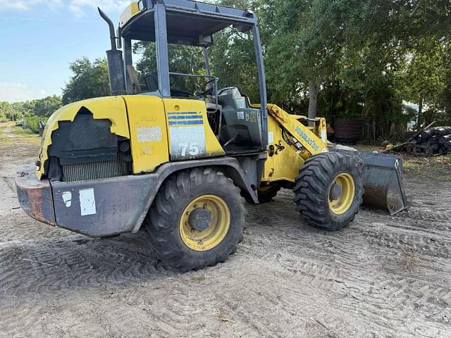 Image of Komatsu WA75-3 equipment image 4