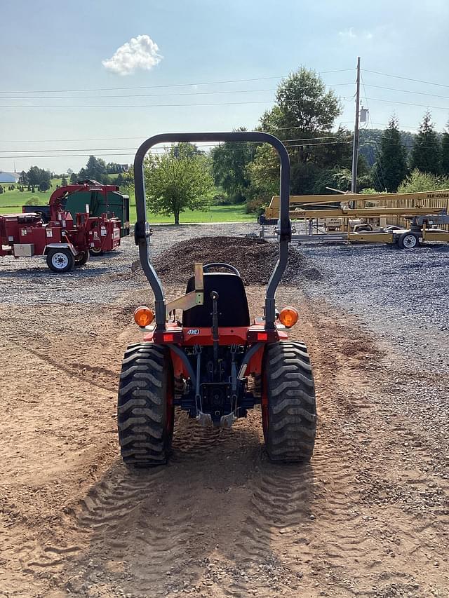 Image of Kubota B2410 equipment image 2