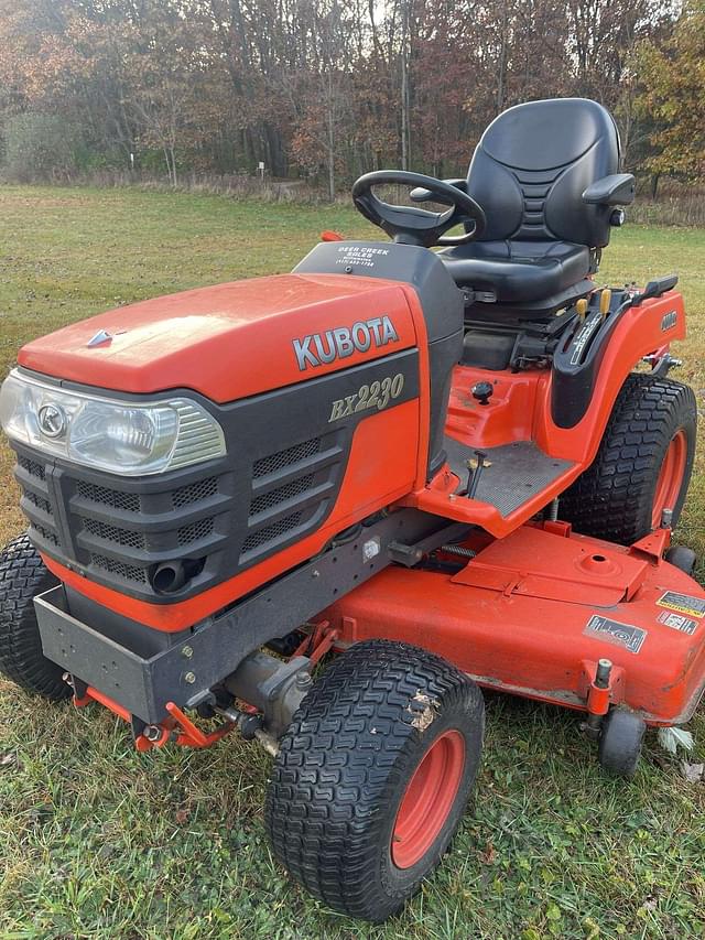 Image of Kubota BX2230D equipment image 4