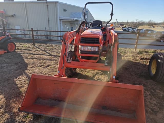 Image of Kubota L3130 equipment image 3