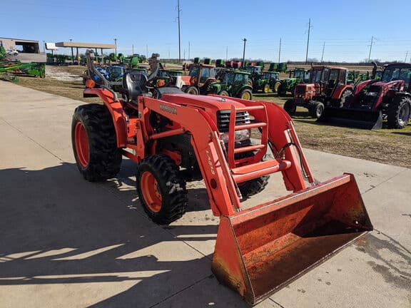 Image of Kubota L3430 equipment image 3