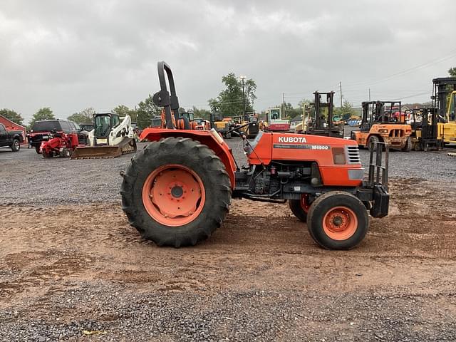 Image of Kubota M4900 equipment image 4