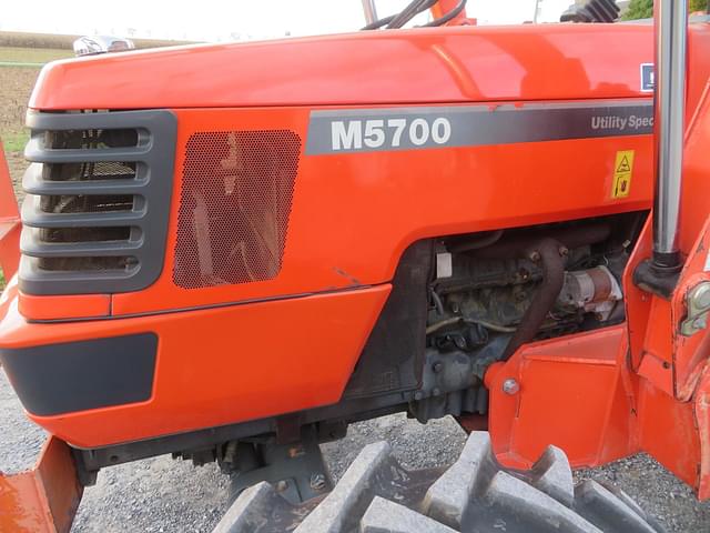 Image of Kubota M5700DT equipment image 4