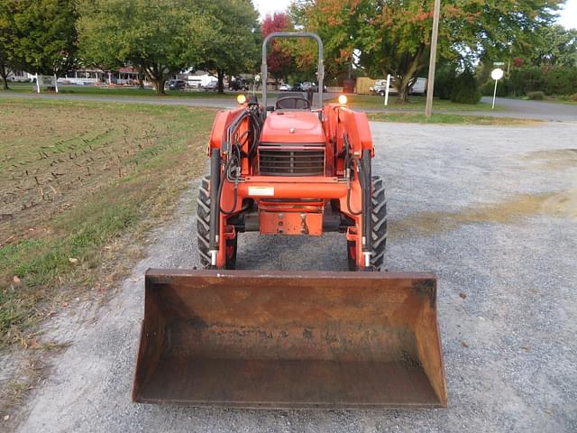 Image of Kubota M5700DT equipment image 2