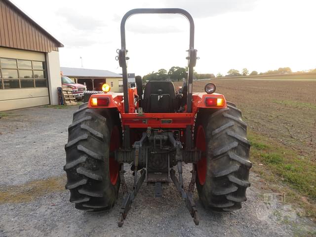 Image of Kubota M5700DT equipment image 3