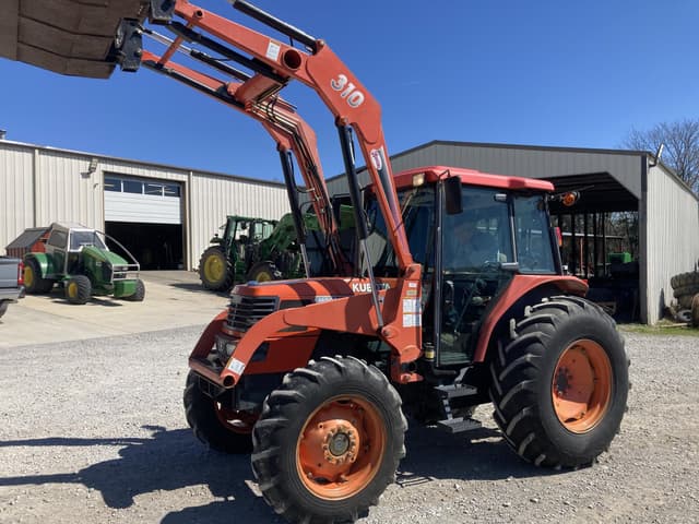 Image of Kubota M9000 equipment image 1