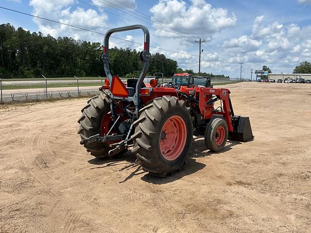 Image of Kubota MX5000 equipment image 4