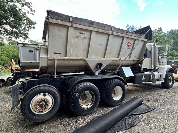 Image of Peterbilt Undetermined equipment image 2