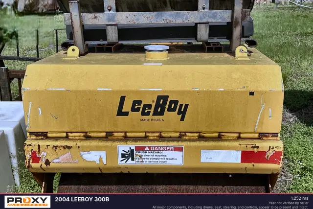Image of LeeBoy 300B equipment image 3