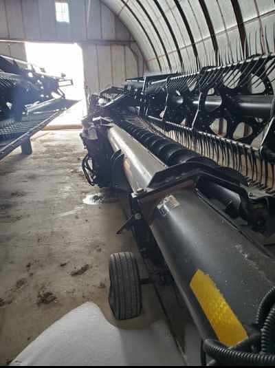 Image of MacDon 974 equipment image 4
