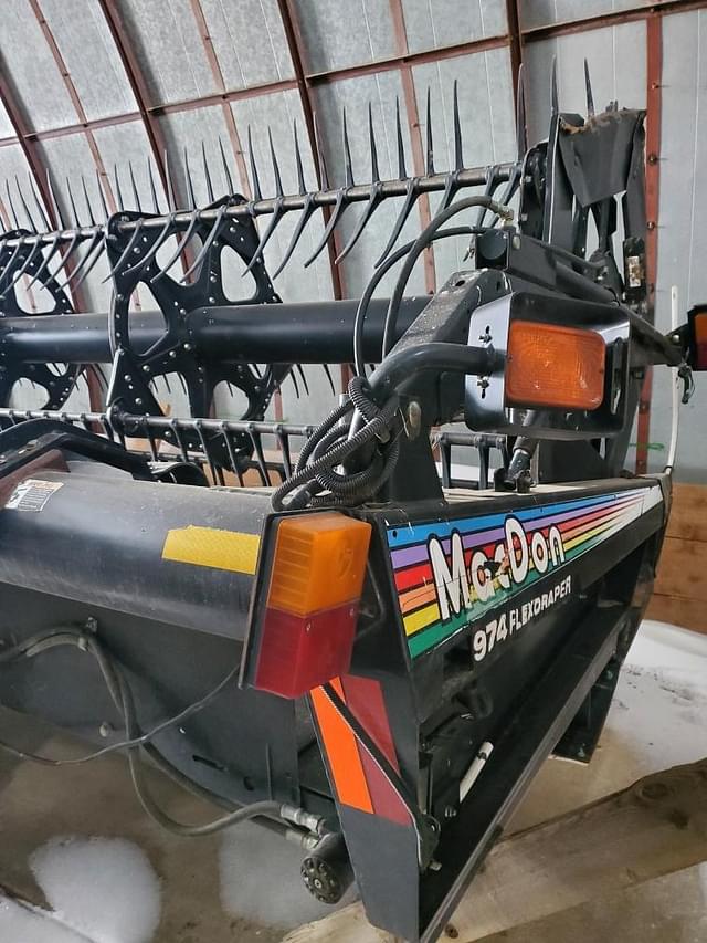 Image of MacDon 974 equipment image 3