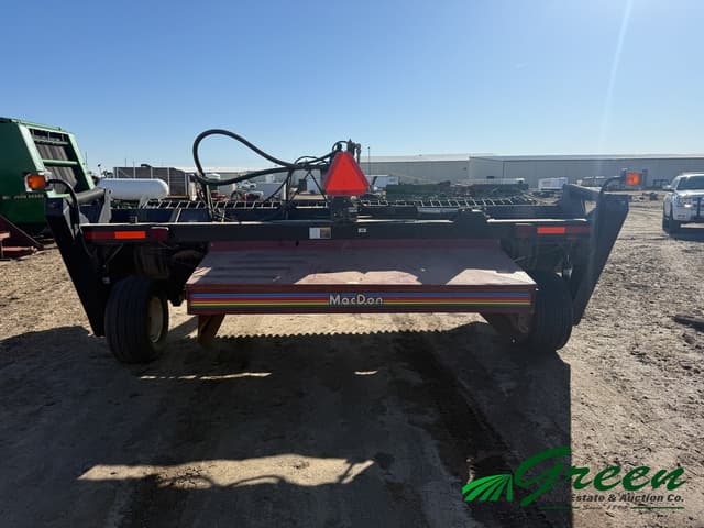 Image of MacDon 5020 equipment image 3