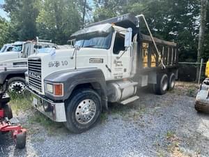 2004 Mack CH613 Image