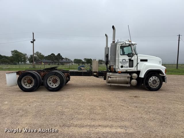 Image of Mack CH613 equipment image 3