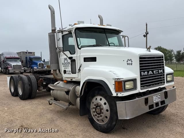 Image of Mack CH613 equipment image 2