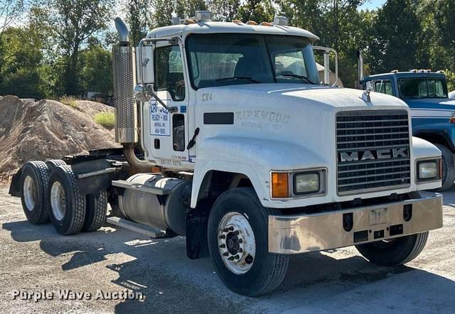 Image of Mack CH613 equipment image 2