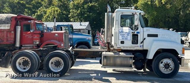 Image of Mack CH613 equipment image 3