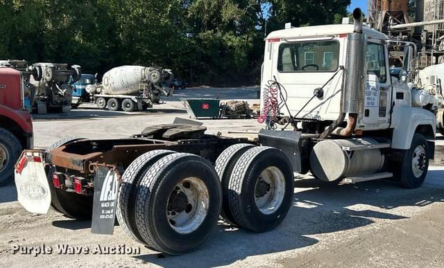 Image of Mack CH613 equipment image 4