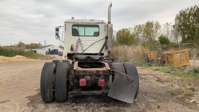 Image of Mack CHN613 equipment image 3