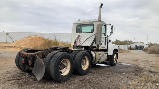 Image of Mack CHN613 equipment image 4