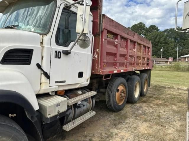 Image of Mack CV712 equipment image 1