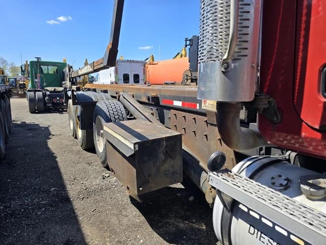 Image of Mack Granite CV713 equipment image 4