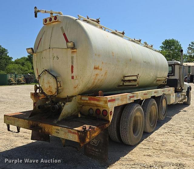 Image of Mack CV713 equipment image 4